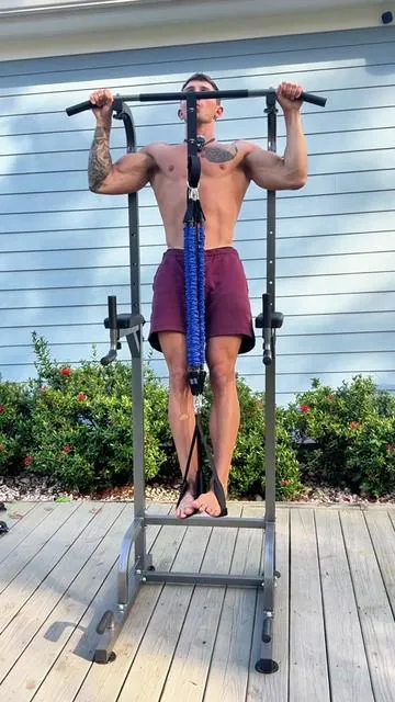 This band has helped so many people get stronger in the pull up. If you’ve plateaued or simply don’t do pull ups at all becuase you aren’t strong enough… This is for you. 4 levels of assistance so you can choose how much help you need and progress week after week with less and less help. Try something new and challenge yourself in 2026! The link is in the bottom left corner of the video for this exact band I have here. Good luck! #pullups 
