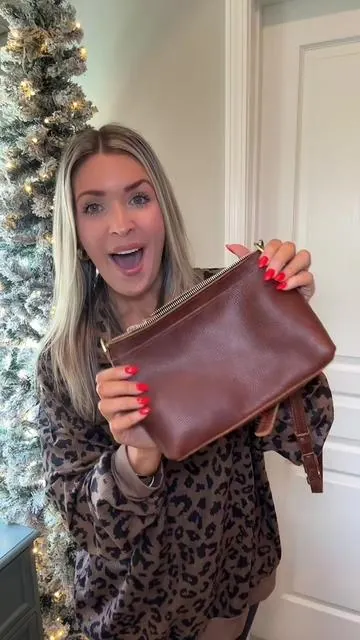 I’m pretty sure I said perfect 10x 😅 I really am in love with this bag!! 😍 @Portland Leather  #portlandleather #LeatherPurse #LeatherBag #TikTokShopCreatorPicks #tiktokshopholidayhaul 