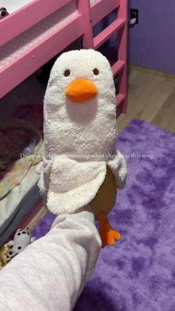 😂😂😂😂 fav toy #chickenbanana #bananaduck #kidstoys #toddlerfinds #toddlertoys 