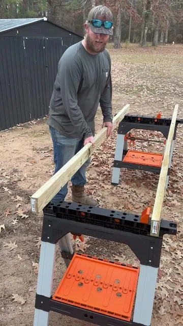 Clamping Sawhorse supports up to 1200LBs. #clampingsawhorse #workshoptools #diyprojects #sawhorse 