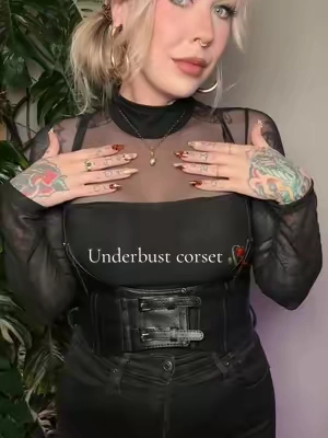These are size inclusive too ❤️‍🔥 @JASGOOD  #underbustcorset #corset #altmom #altoutfit #datenightoutfit 