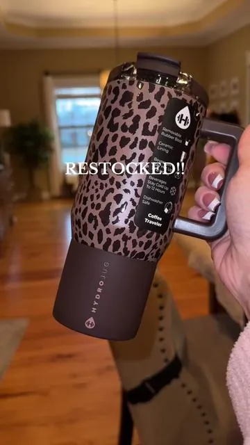 #hydrojug #hydrojugcoffeetraveler #coffeetumbler #coffee #tiktokshopcreatorpicks 