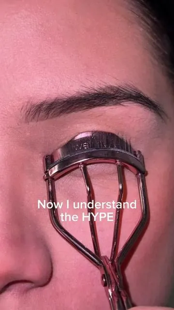 Viral for a reason 👀 #lashes #lashserum #eyelashgrowth #fyp #viral 