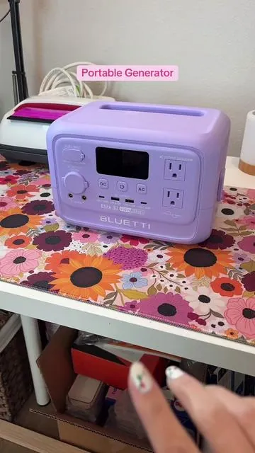 This portable solar generator is great for craft shows so you can plug in your heat press, cutting machine, etc. #portablegenerator #powerstation #powerbank #emergencypreparedness 