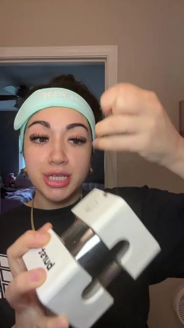 @BURST Oral Care #burst #floss #flossing #tiktokshopcreatorpicks #spotlightfinds 