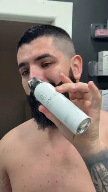 El tinte para barba es una herramienta muy útil en mi caso y le da ese plus o toque a la barba para que resalte o se vea mejor, llevo más de 5 años haciéndolo y es un muy buen producto  #barba #beard #barbon #beardlook 