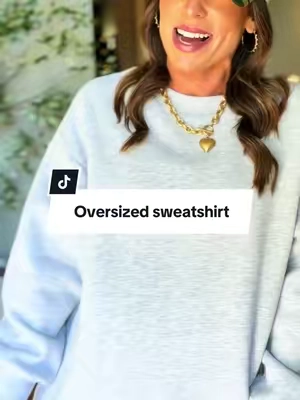#sweatshirt #oversizedsweatshirt #casualoutfits #womensfashion #fashiontiktok 