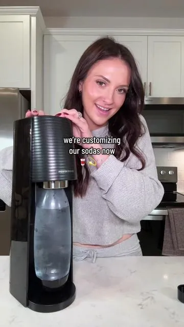 I want it so bubbly it hurts 😭 #sodastream #sodamachine #sodas #sparklingwater #spicysoda 