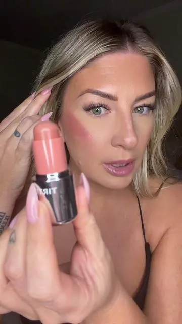 @TIRTIR Inc. she’s a beauty! Soft , buildable , and airbrushed ! #tirtir #newbeauty #blush 