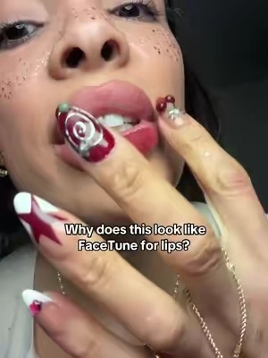 I wasn’t ready for how smooth this makes my lips look. @Colorgram US @colorgram_official #colorgram#matteliptint#blurjam#tiktokshopcreatorpicks#tiktokshopholidayhaul 