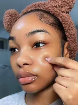 Replying to @nini Washing away dullness + uneven tone 🍚🤍✨ hello glass skin @anua_global ad #tiktokshopholidayhaul #ricecleanser #hyperpigmentation #ricemask #kbeauty 