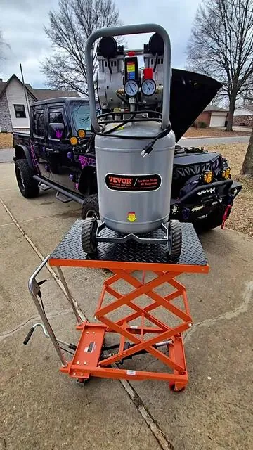 #jeeplife #hoildayhustle #tiktokshopcreatorpicks #jeepfamily #jeep 