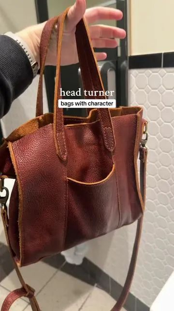 He got me the color nutmeg! @Portland Leather #minimalist #functional #bag 