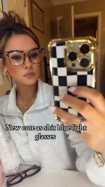#glasses #womenoftiktok #fyp #ladies 