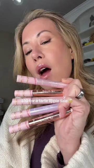 trying on every single shade and formula of the tarte vanilla cupcake line! This is limited edition and they made it in every lip formula and the shades vary but they’re all vanilla cupcake scented! 🧁💗 @tarte cosmetics #tartevanillacupcake 