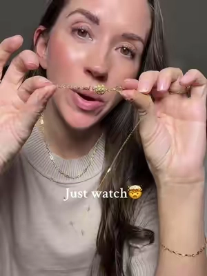 #necklaces #goldjewelry #jewelrytiktok #jewelrylover #minimalistjewelry 