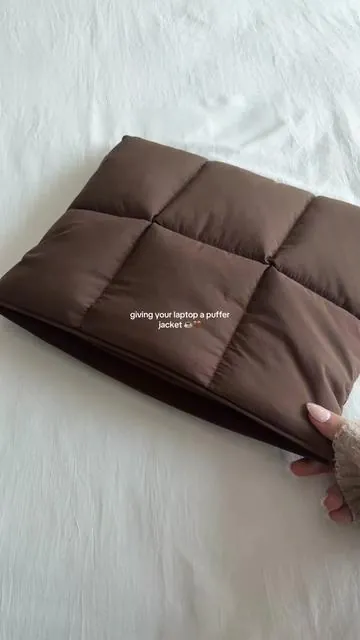 soft, pillowy puffy laptop sleeve for your MacBook ✨🤎 #apple #macbook #macbookair #laptop #laptopsleeve 