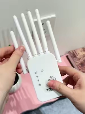 Maximiza tu wifi enviándolo más lejos por toda la casa u oficina con esta solución súper sencilla. Dale clic al carrito naranja de abajo para ver las diferentes marcas de amplificadores de señal.#wifiextender #wifi #hxdiw #blackfriday2025 #TikTokShopRestock