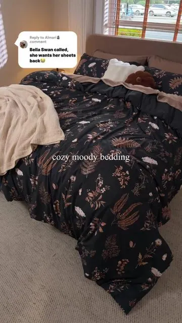 Botanical florals in elegant black 🌿🖤 Sophisticated, calm, and timeless — the dark base makes every leaf and bloom feel richer, warmer, and quietly luxurious 🛏️✨#TikTokShopHolidayHaul #bedroomvibes #cozyvibes #bedsure #anxiety #bedroom #BedsureBlanket #coolingsheets #OMG #FallFreshness #christmasgiftideas #fyp #comforter #homevibes #HomeComforts #bedsurehome