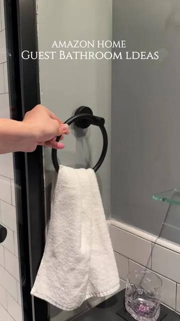 Say goodbye to towels on the floor! 🛁✨ These stylish TIKTOK suction hooks are a must-have, stylish, easy to install, and removable! Perfect for hanging towels and body sponges. 🚿#bathroom #homehacks #homefinds #organizedhome #organizationhacks 