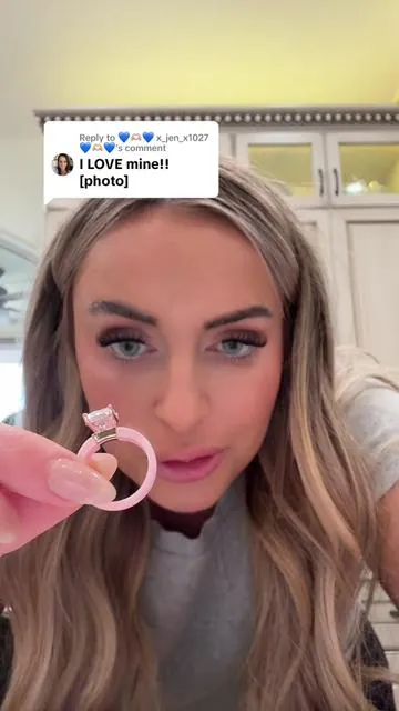 Replying to @💙🫶🏼💙 x_jen_x1027 💙🫶🏼💙 I looove the pink version!! #rinfit #siliconering #weddingring #tiktokmademebuyit #fyp 