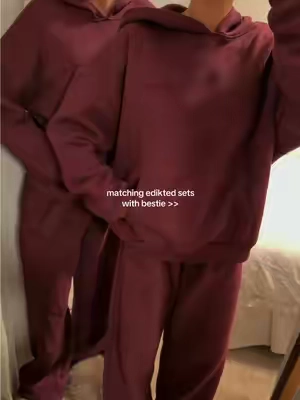 we’re obsessed #edikted #matchingset #loungeset #loungewear #sweatpants @Edikted 