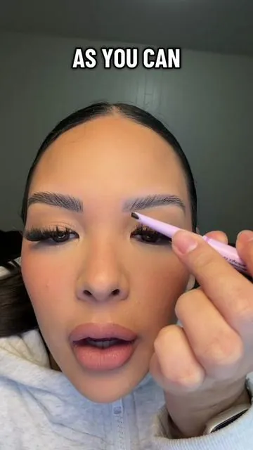 @SUREZIA The design of this eyebrow pencil is a game changer! #eyebrows #eyebrowtutorial #eyebrowsonfleek #surezia #eyebrowpencil