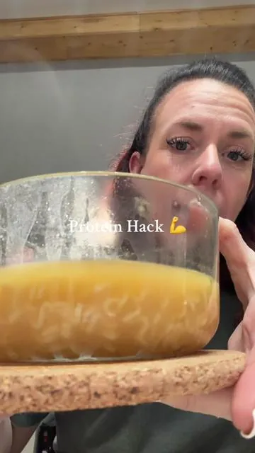 Beef bone broth added to ramen is the move #beefbonebroth #bonebroth #bovine #proteinhacks #tiktokshopcreatorpicks 