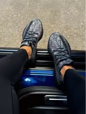 #yeezy350 #sneakers #sneakerscollection #tiktokshopcreatorpicks 