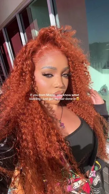 all the baddies come to get beauty services done in this building.. iykyk😍  #miamihairstylist #miamimakeupartist #beautyservices #gingerhair 