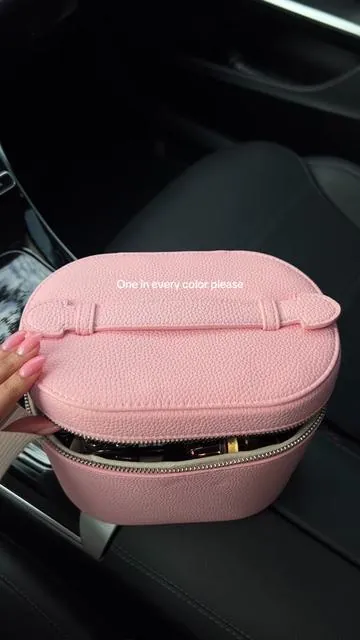 Now I have four of these #makeupbag #makeuporganizer #makeup 