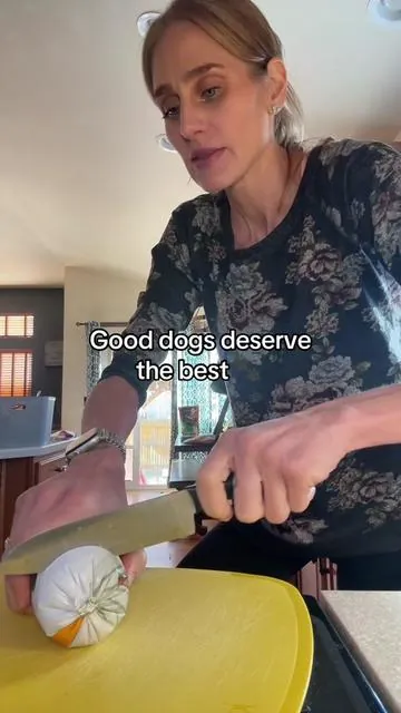 if you wouldn’t eat it why should your dog ##HAPPYHOWL##HumanGradeDogFood##bestdogfood##dogapproved##happydogs