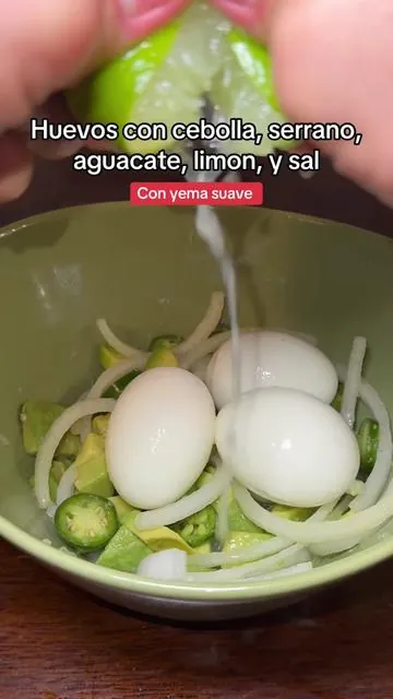 Tienes que probarlo 😮‍💨 #comohacer #howto #softboiledeggs #huevos #cocinaconmigo 