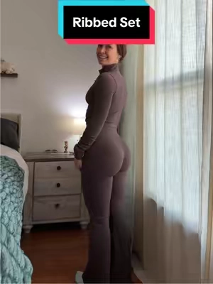 There’s no way it shapes me like this #tiktokshopcreatorpicks #newyearnewaura #newyearnewme #activewear #matchingset