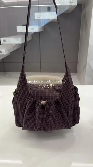 Lightweight,stylish &spacious ✨perfect for school/office bag #bag #workbag #shoulderbag #crossbodybag #spotlightfinds 