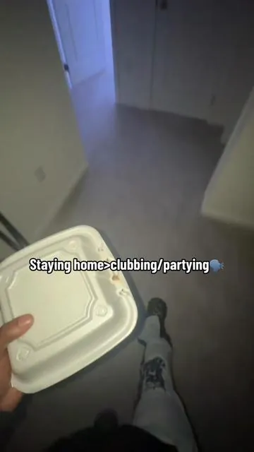 If Ian at work or getting food I’m at HOME🏡🙌🏾 #home #minifridge #bedroom #blessed 