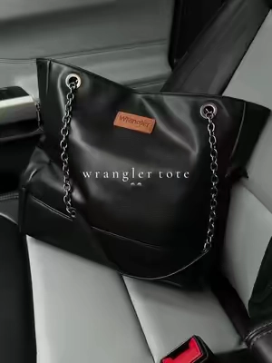 This purse is seriously so soft, I’m obsessed 🖤 @Rustic Charm Bootic #purse #pursetok #totebag #shoulderbag #leatherbag 