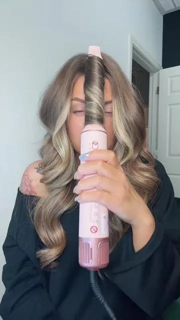 @ATOPSKINS.US dropped an upgraded air wrap and I’ll tell you right now I have no idea how it’s only $60. #hair #airwrap #curls #tiktokshopfinds #tiktokmademebuylt 