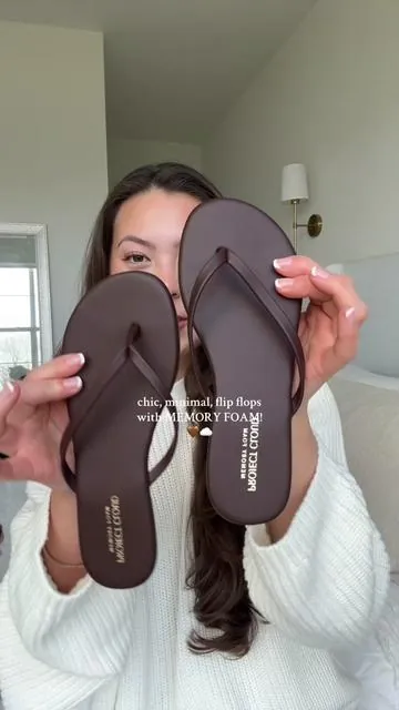 they look good with quite literally every single outfit I wore last summer 🤎🌞☁️ runs true to size and comes in TONS of colors! #flipflops #leatherflipflops #summershoes #summersandals #tiktokshopjumpstartsale @Project Cloud Shoes 