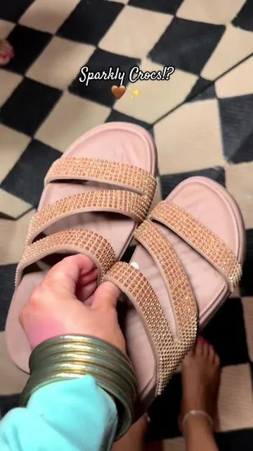 Omggggh these sparkly Crocs are everything! #crocs #crocssandals #crocsstrappysandals #crocsgetawaysandals #womenssandals 