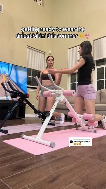 Replying to @Habibi proud of my sister for keeping up 💪🔥 #abworkouts #abworkout #abmachine #TikTokShopCreatorPicks #newyearnewme 