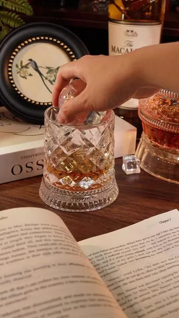 The longer you drink, the more you notice the glass.#Tipsy #Whiskeyglass #Whiskey #glass #drink 