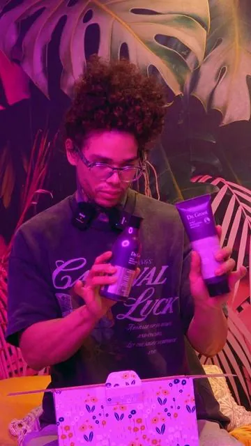 🚨 ¿Tu cabello se quiebra, se cae o no crece como debería? Entonces esto NO es un shampoo cualquiera… El shampoo y acondicionador de Dr. Groot están diseñados para fortalecer el cabello desde la raíz, mejorar la salud del cuero cabelludo y devolverle al cabello lo que el estrés, el calor y los químicos le han quitado 🔬✨ 💥 Menos quiebre 💥 Más fuerza 💥 Más cuerpo 💥 Más brillo No es magia. Es tratamiento real, uso constante y una fórmula pensada para resultados visibles 👑 Si estás invirtiendo tiempo, color, cortes y tratamientos… ❌ NO uses productos comunes ✅ Usa productos que protegen tu inversión capilar 🔥 Empieza hoy a tratar tu cabello como lo que es: TU CORONA. 👇 COMENTA “DR GROOT” 💚 Guarda este video 📲 Compártelo con quien necesita rescatar su cabello YA #DrGroot #HairRepair #CabelloFuerte #HairLossSolution #HairCareRoutine    