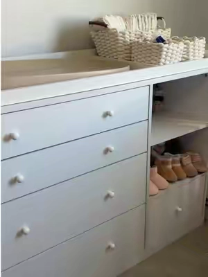 This nursery dresser has seriously upgraded our space 😍  @MIDHAM FURNITURE  #nurserydresser #changingtable #nurserydecor #homeorganization #babymusthaves 