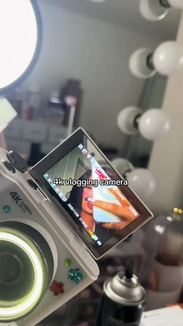 It has the best reviews ! 4k camera with crisp quality! Perfect for vlogging and taking pictures! Comes with everything you need to transfer your photos and videos to other devices. Definitely recommend 💕 #4kcamera💥📷📷  #camera #digitalcamera  #vloggingcamera 