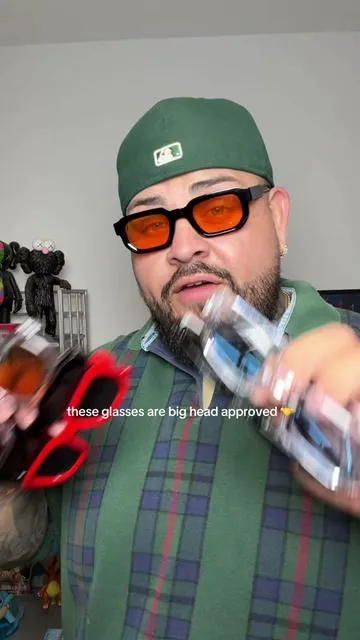 If you have a bigger head like me these sunglasses will fit great and they come in a lot of different color shades / color lens #4upage #accessories #sunglasses #OOTD 