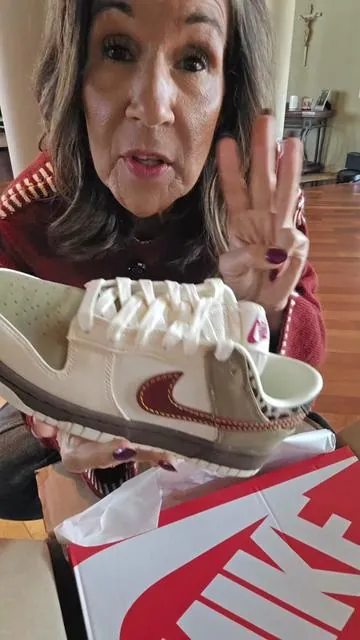 @Nike women's dunk leopard #sneakers.  I'm on love with these.  #fyp #shoes #fashion #tennisshoes 