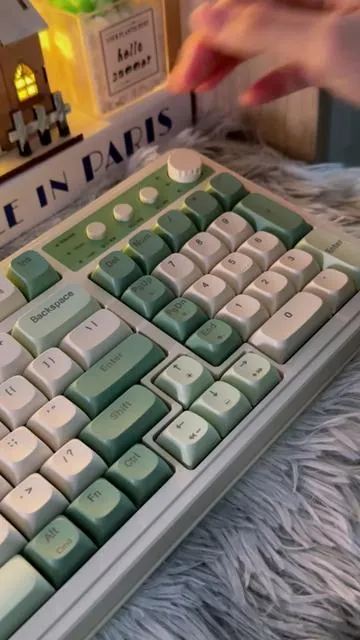Fresh keyboard 🍏✅🎄#fyp #keyboard #foryoupage #aula #green 