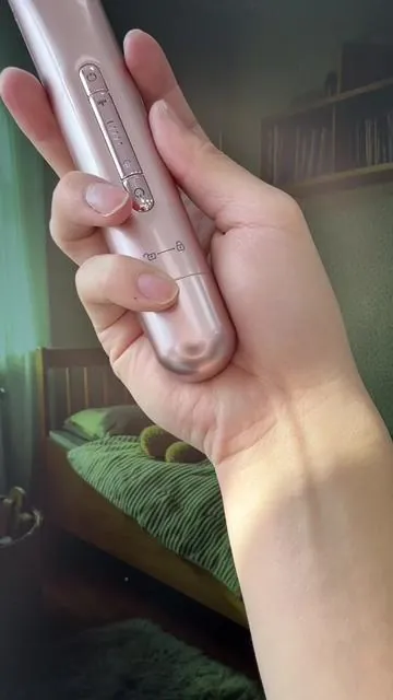 Still stressing over the perfect gift for her? Peep this 3-in-1 shaver! Comfy vibrating head, waterproof, multi-use design—check all the boxes! She’ll love how thoughtful it is, no gift fails here!#fyp #message #trimmer #vibrator#electricrazor
