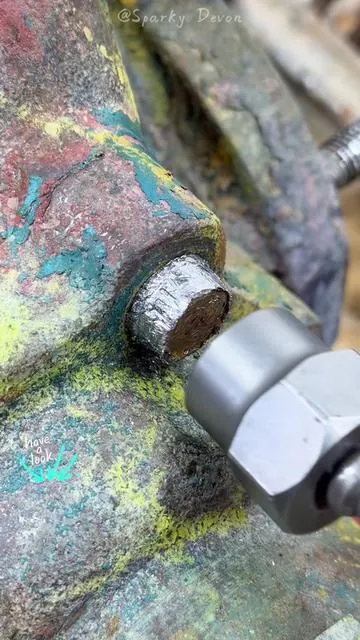 The ultimate solution for stripped screws! #strippedscrewremover #nutremovaltool #diy #TikTokHolidayHaul #tiktokshop 